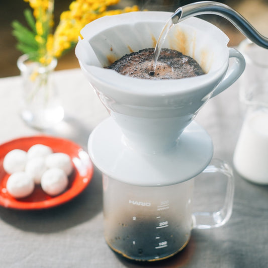 Hario Beaker Glass Server 300ml – Laborglas-Ästhetik für Ihre Kaffeebar