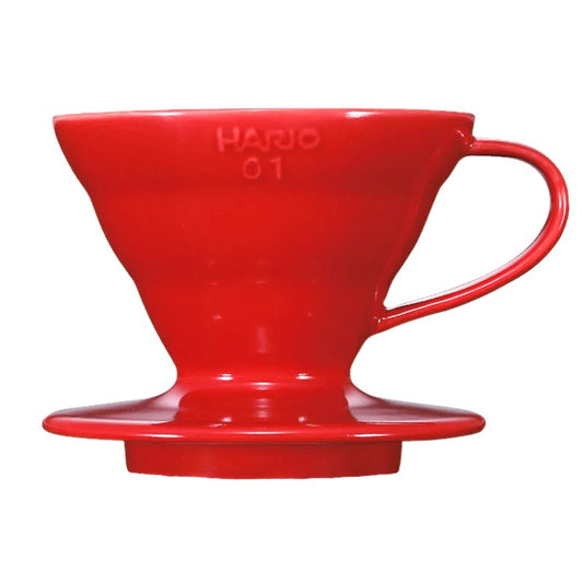 Hario V60 Keramik Kaffeefilterhalter in Rot, Größe 01, mit Filterpapier, von Erste Tegernseer Kaffeerösterei