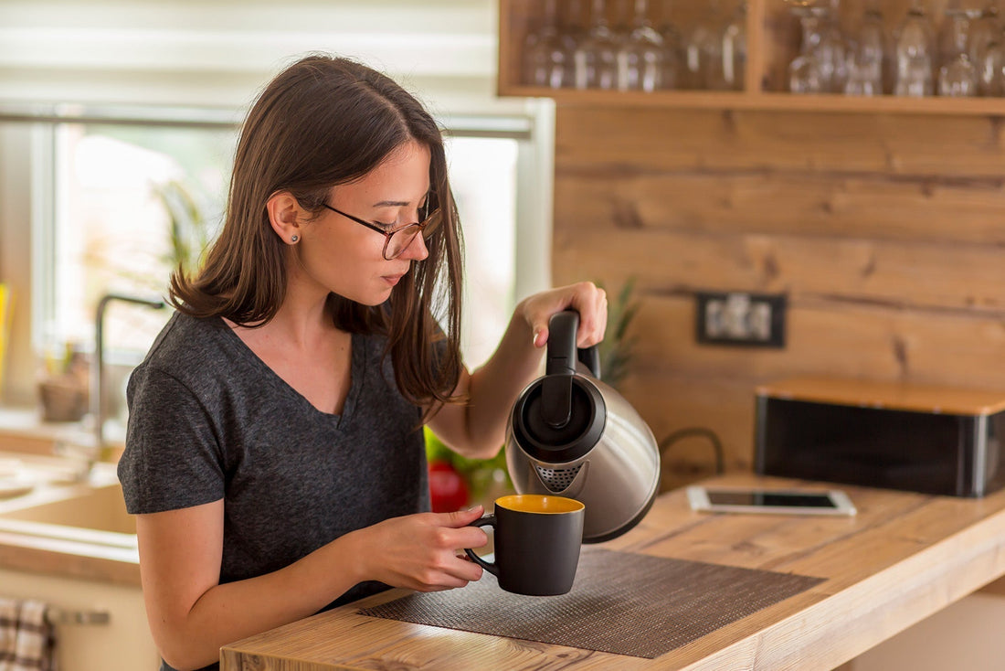 Pour Over vs. Filterkaffee: Der Unterschied zwischen der klassischen Filterkaffeemaschine und der Pour-Over-Methode.