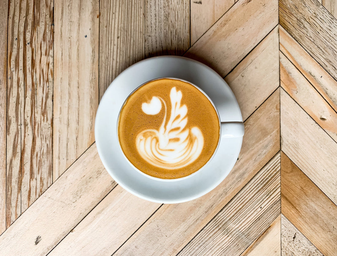 Kalorien beim Flat White Kaffee (mit Vollmilch)