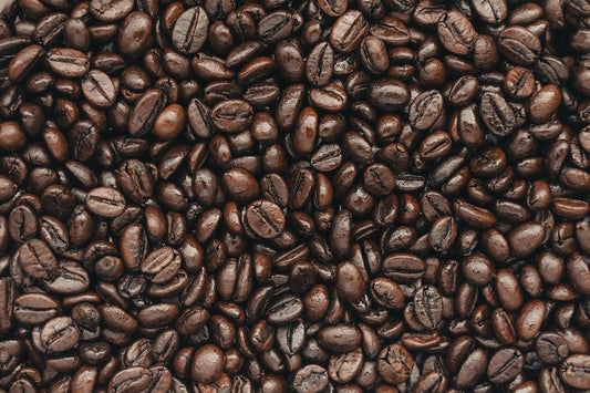 Dunkle Röstungen für Pour Over: Tipps, wie man dunkle Röstungen optimal für Pour Over einsetzt und den Geschmack intensiviert.